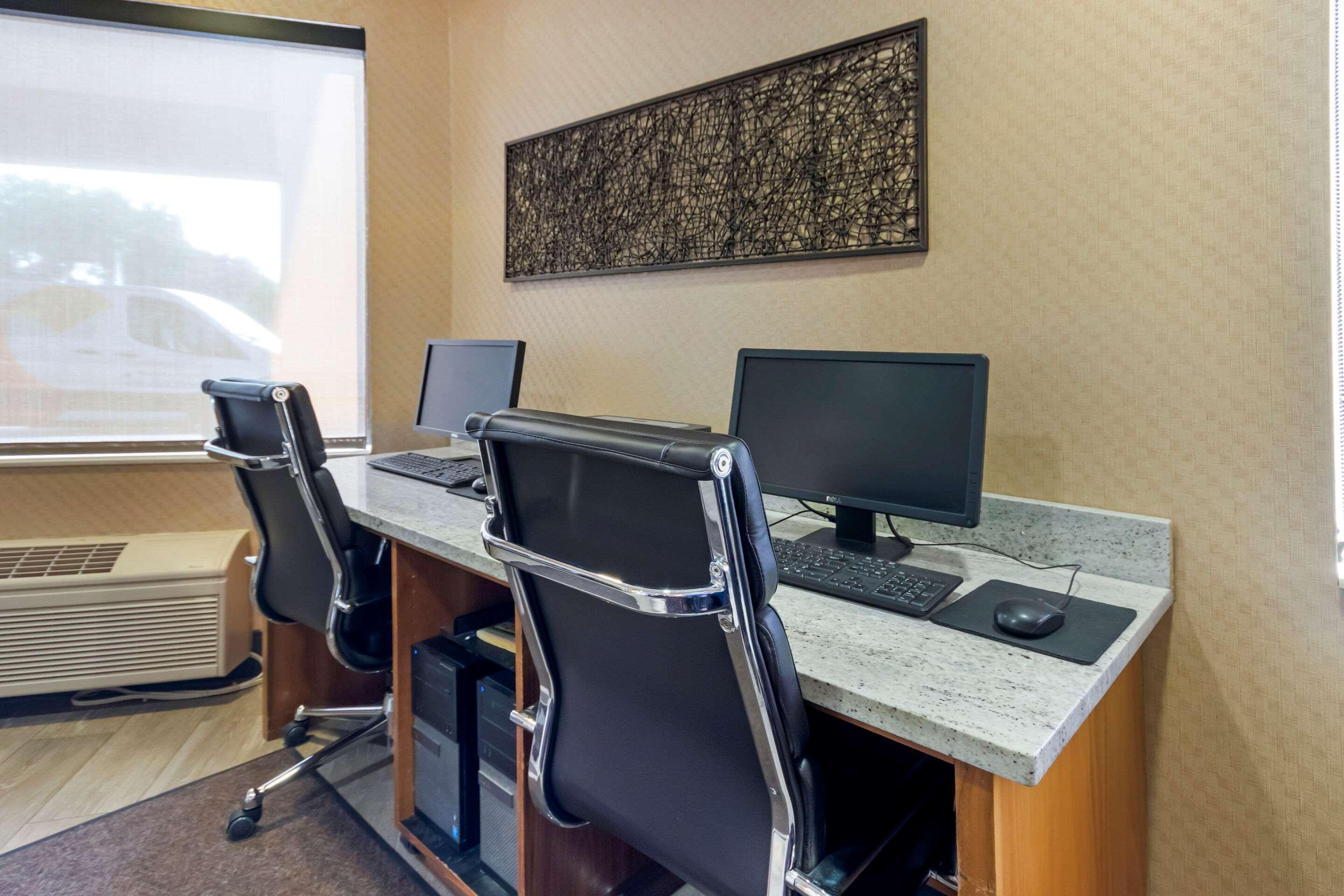 גרייט פולס Comfort Inn & Suites Market - Airport מראה חיצוני תמונה