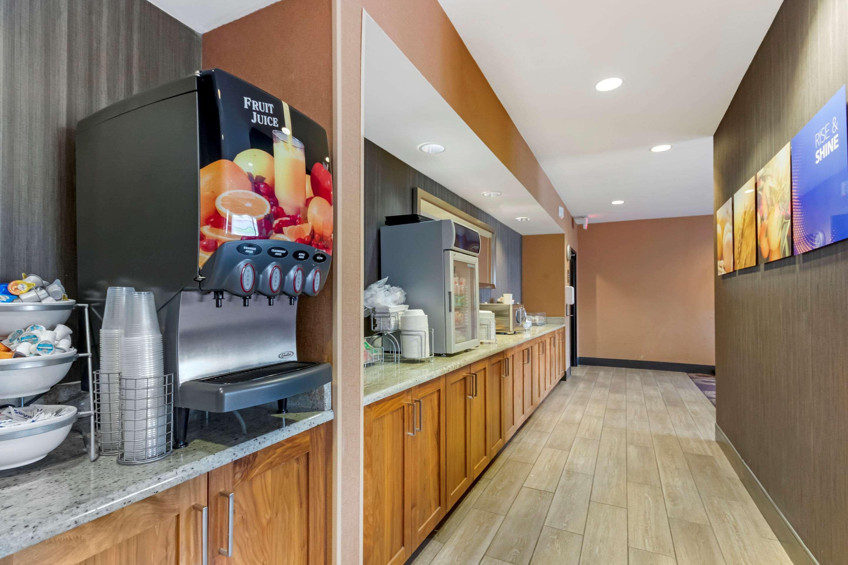 גרייט פולס Comfort Inn & Suites Market - Airport מראה חיצוני תמונה